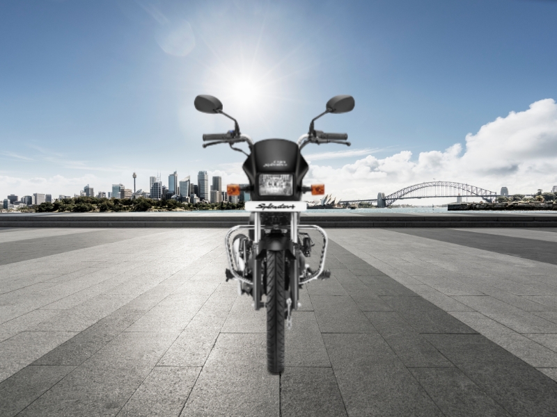 HERO Splendor Plus i3S Drum Brake Black & Accent